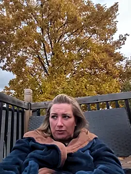 Snapshot of Canadian_BBW chatting on October 26, 7:53 pm Canadian BBW online show from October 26, 7:53 pm