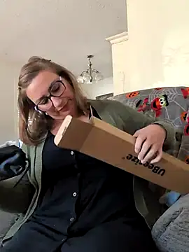 Snapshot of Canadian_BBW chatting on October 14, 6:54 pm Canadian BBW online show from October 14, 6:54 pm