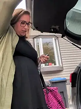 Snapshot of Canadian_BBW chatting on October 16, 10:34 pm Canadian BBW online show from October 16, 10:34 pm