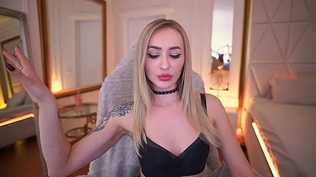 GraceCandy online show from February 6, 3:59 pm