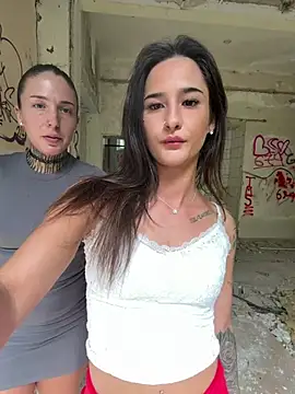 joanaelaa online show from July 31, 1:45 pm