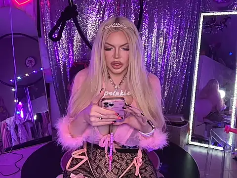 Snapshot of bimbotwerkqueen chatting on September 13, 12:07 am bimbotwerkqueen online show from September 13, 12:07 am