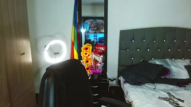 Snapshot of Kenisha_Sweet chatting on September 26, 11:56 pm Kenisha Sweet online show from September 26, 11:56 pm