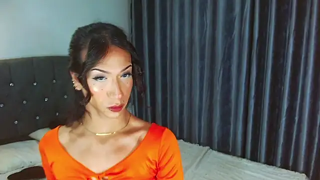 Snapshot of Kenisha_Sweet chatting on October 8, 10:03 pm Kenisha Sweet online show from October 8, 10:03 pm