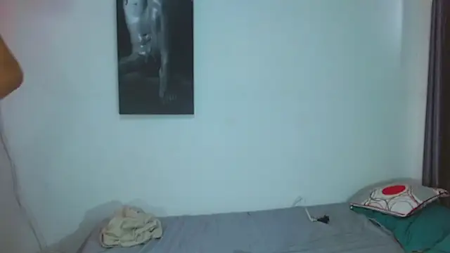 Snapshot of Kenisha_Sweet chatting on October 28, 7:19 pm Kenisha Sweet online show from October 28, 7:19 pm