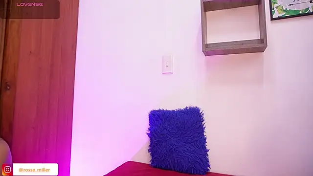 Snapshot of rousse_coup chatting on September 23, 7:34 pm rousse coup online show from September 23, 7:34 pm