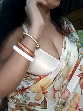 Snapshot of Anushka_21 chatting on October 21, 1:31 am Anushka 21 online show from October 21, 1:31 am