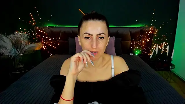 Rebecca Diamond online show from March 4, 7:48 am