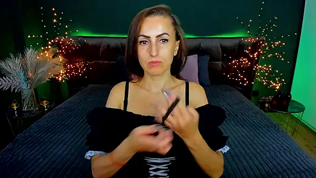 Rebecca Diamond online show from October 2, 5:45 am