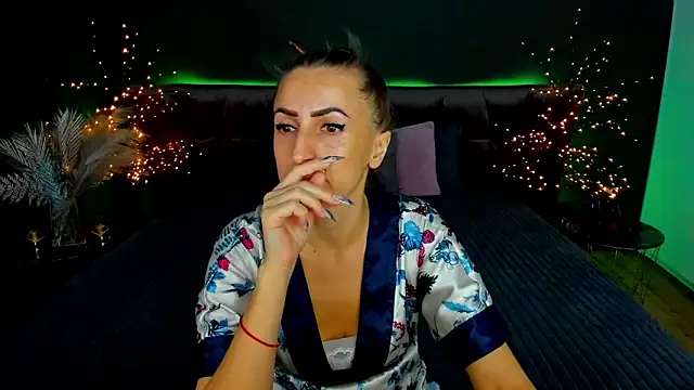 Rebecca Diamond online show from October 1, 5:45 am