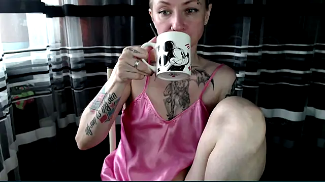 Snapshot of cold_lollipop chatting on October 24, 7:15 am cold lollipop online show from October 24, 7:15 am