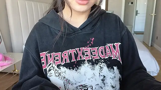 Snapshot of TammiLou chatting on October 2, 7:57 am TammiLou online show from October 2, 7:57 am