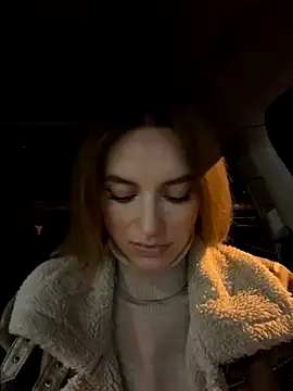 -AngelAri- online show from October 21, 6:01 pm