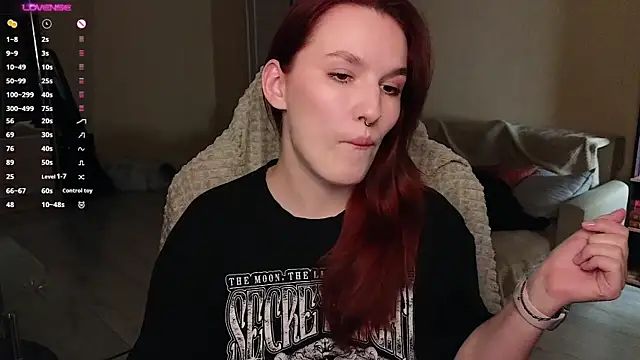 Val lava online show from November 18, 8:21 pm