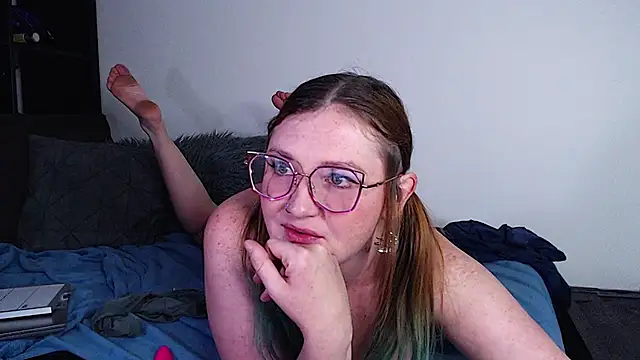 Demure Whore online show from November 4, 8:41 am