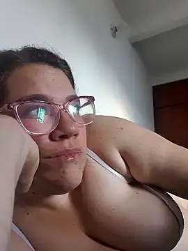 karlythothxh online show from September 27, 9:33 pm