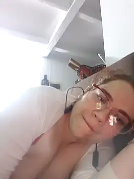 karlythothxh online show from November 24, 1:18 am