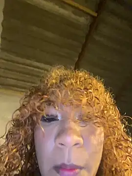 Snapshot of Iam_FerH chatting on October 19, 5:53 am Iam FerH online show from October 19, 5:53 am