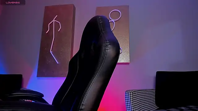 LindseyCox online show from October 17, 4:16 am