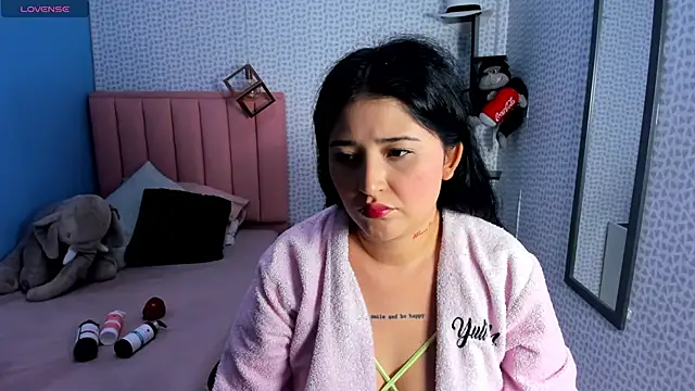 Snapshot of BIANCAROY1 chatting on October 3, 6:24 pm BIANCAROY1 online show from October 3, 6:24 pm