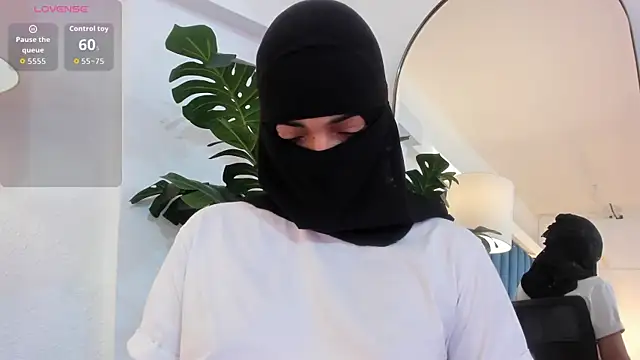 Snapshot of radiagazali chatting on October 28, 6:57 pm radiagazali online show from October 28, 6:57 pm