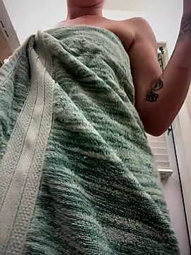 thetinyblue online show from September 25, 7:45 pm