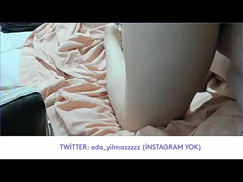 Snapshot of sexy_modelll chatting on October 26, 1:12 am sexy modelll online show from October 26, 1:12 am