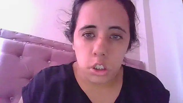 annarose19 online show from October 8, 6:01 pm