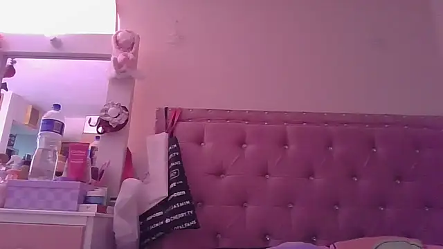 annarose19 online show from January 8, 8:35 pm