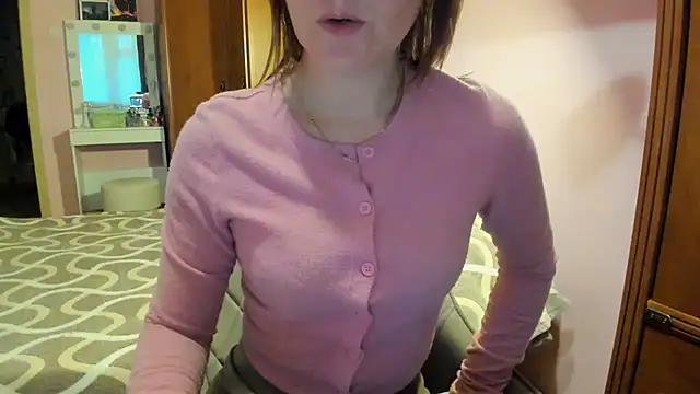 HolmesAriana online show from September 16, 1:52 pm