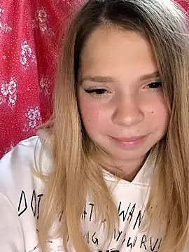 Zuli Kiska online show from October 5, 8:47 pm