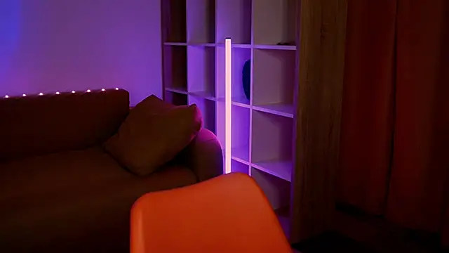 ItsAlisia online show from October 7, 12:42 pm