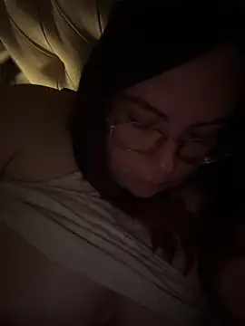 mushkimeow online show from April 24, 10:23 pm