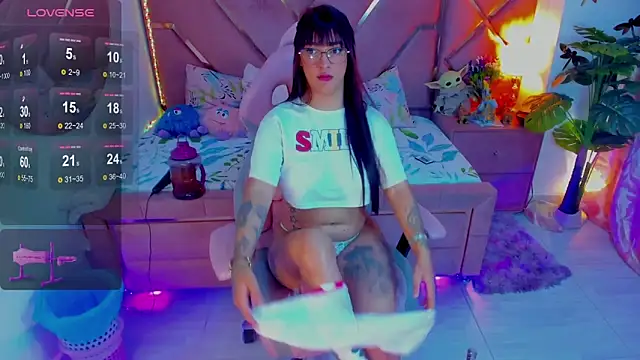 Snapshot of natalia-888 chatting on October 1, 12:15 am natalia-888 online show from October 1, 12:15 am