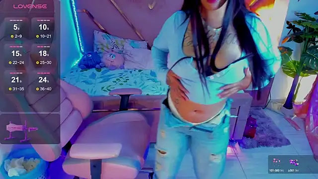 Snapshot of natalia-888 chatting on September 29, 1:22 am natalia-888 online show from September 29, 1:22 am