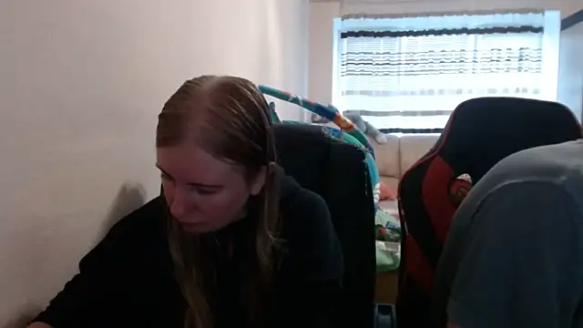 Snapshot of PeterAndJen chatting on September 20, 3:54 pm PeterAndJen online show from September 20, 3:54 pm