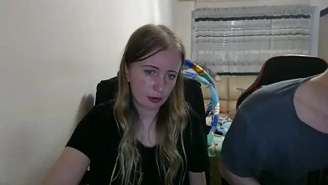 Snapshot of PeterAndJen chatting on September 22, 4:27 pm PeterAndJen online show from September 22, 4:27 pm