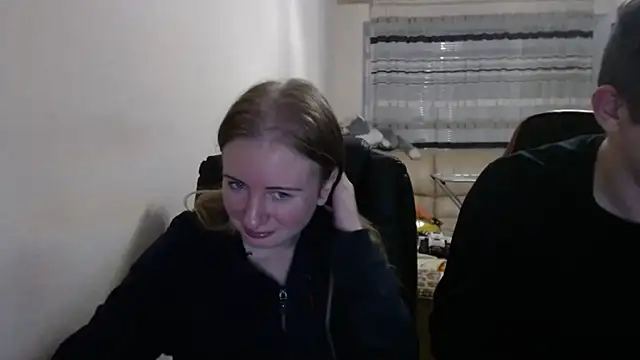 Snapshot of PeterAndJen chatting on September 29, 5:51 pm PeterAndJen online show from September 29, 5:51 pm