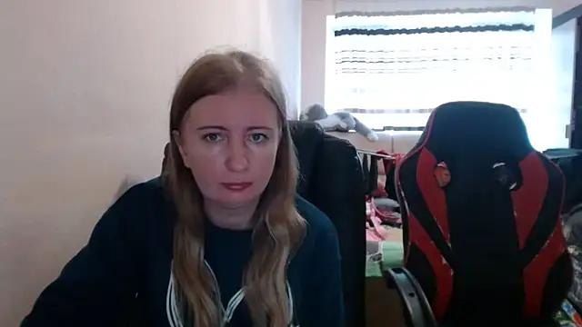 Snapshot of PeterAndJen chatting on October 31, 1:26 pm PeterAndJen online show from October 31, 1:26 pm