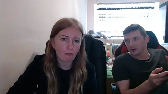 Snapshot of PeterAndJen chatting on October 28, 11:49 am PeterAndJen online show from October 28, 11:49 am