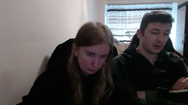 Snapshot of PeterAndJen chatting on October 12, 6:49 am PeterAndJen online show from October 12, 6:49 am