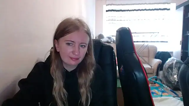 Snapshot of PeterAndJen chatting on October 23, 8:42 am PeterAndJen online show from October 23, 8:42 am