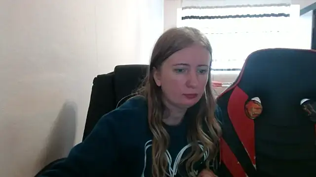 Snapshot of PeterAndJen chatting on October 30, 1:12 pm PeterAndJen online show from October 30, 1:12 pm