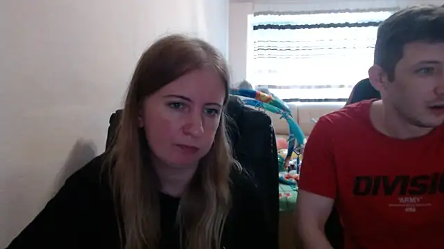 Snapshot of PeterAndJen chatting on September 24, 4:39 pm PeterAndJen online show from September 24, 4:39 pm