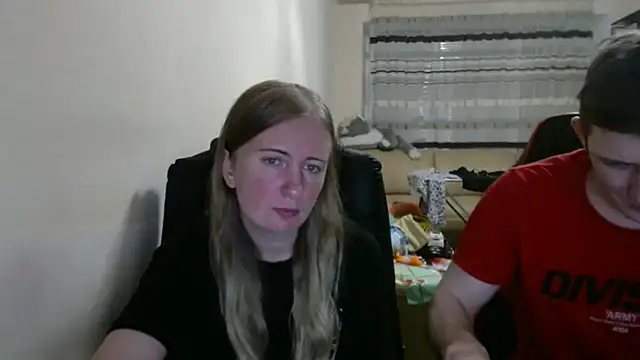 Snapshot of PeterAndJen chatting on September 26, 5:10 pm PeterAndJen online show from September 26, 5:10 pm