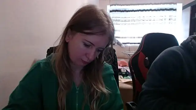 Snapshot of PeterAndJen chatting on October 22, 8:41 am PeterAndJen online show from October 22, 8:41 am