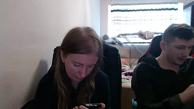 Snapshot of PeterAndJen chatting on October 14, 7:22 am PeterAndJen online show from October 14, 7:22 am