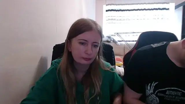 Snapshot of PeterAndJen chatting on October 20, 8:39 am PeterAndJen online show from October 20, 8:39 am