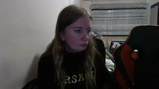 Snapshot of PeterAndJen chatting on October 2, 6:35 pm PeterAndJen online show from October 2, 6:35 pm