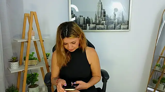 Snapshot of bella__adams chatting on September 30, 7:52 pm bella adams online show from September 30, 7:52 pm